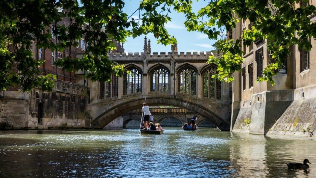 Spacious 3 Bedroom Flat In Heart Of City Centre Cambridge  Exteriör bild